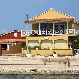 Vakantiehuis in Kralendijk, Bonaire aan het strand KasKokki front seaside